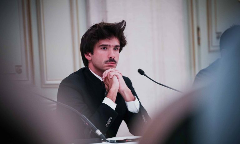 d-abord-connu-comme-defenseur-des-gilets-jaunes-juan-branco-est-aussi-l-avocat-de-l-artiste-russe-piotr-pavlenski-dans-l-affaire-griveaux-photo-sipa-stephane-duprat-1689357976_1