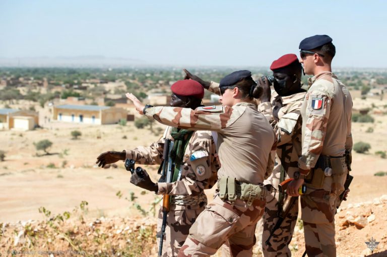 Larmee-francaise-refuse-de-quitter-ce-pays-africain-1024x681
