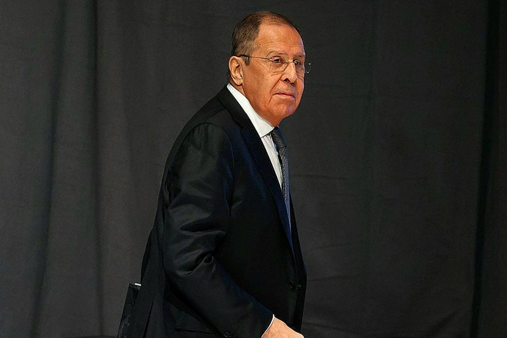 jad20211207-hommedumois-lavrov (1)