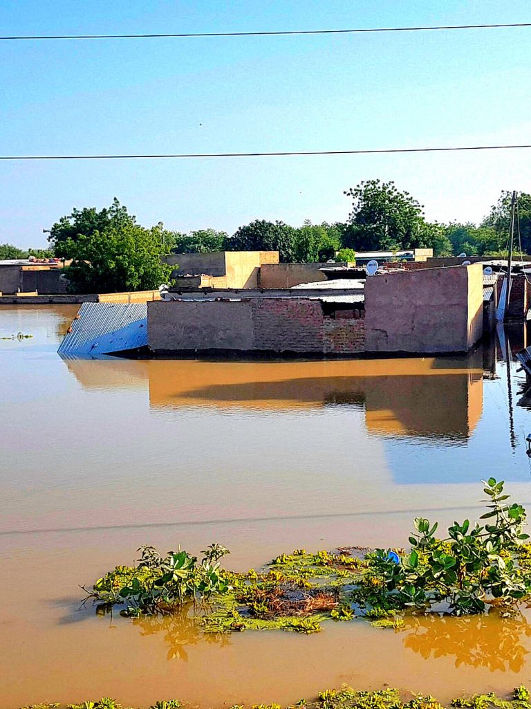 2022-10-31T090037Z_1237860985_RC2V0X9QKWS6_RTRMADP_3_AFRICA-FLOODS