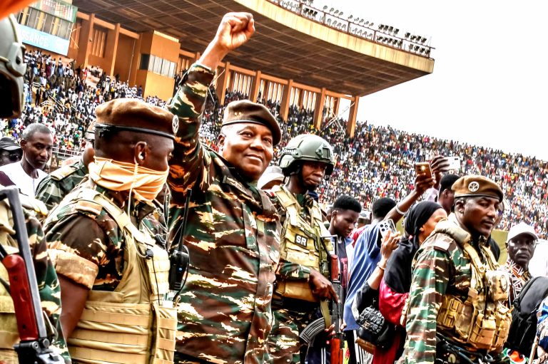 jad20250723-ass-niger-tiani-general-en-chef-chaos-en-fond-1